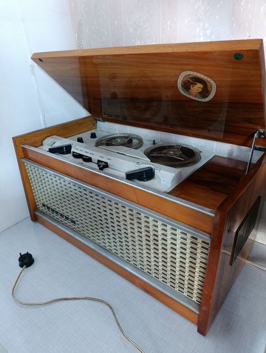 Продам катушечный магнитофон