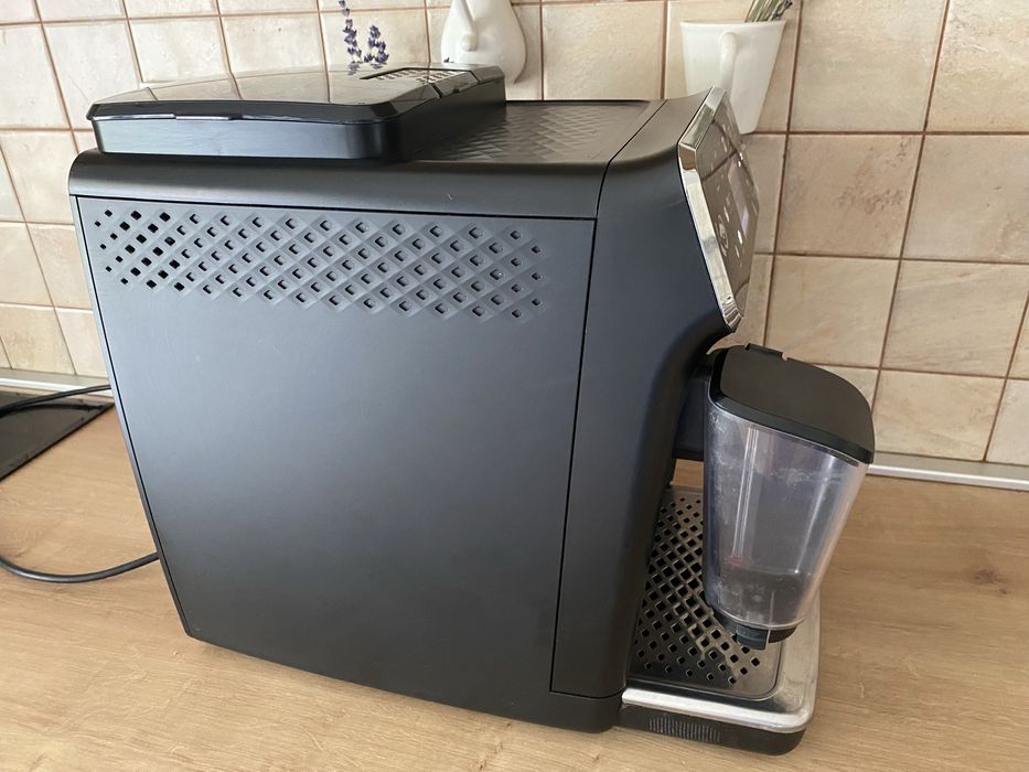 Expresir de cafea Philips  5400 LateGo ca nou