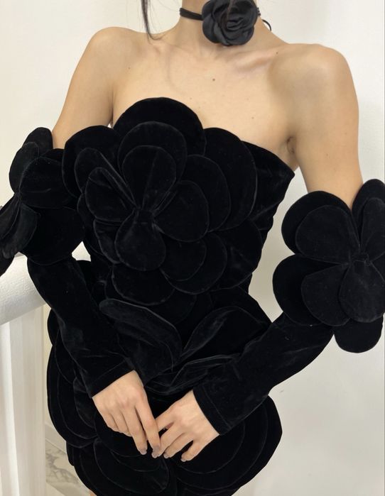 Rochie mini flori 3d maneci