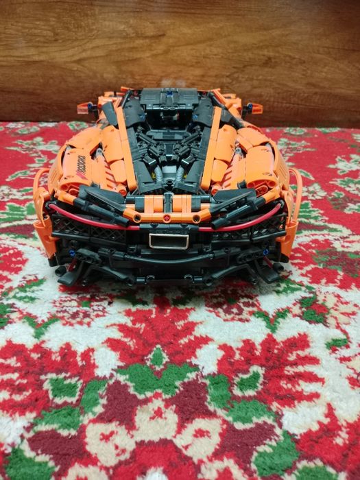 Срочно продаётся оригинальная Lego модель McLaren P1
