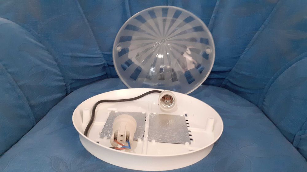 Плафон за таван с две крушки