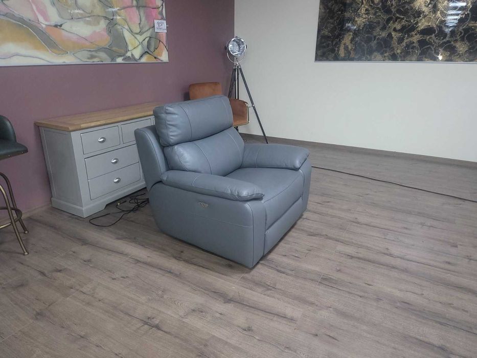 Сив кожен фотьойл с електрически релаксиращ механизъм