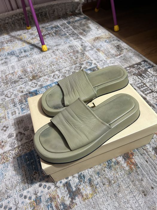 Продам сланцы женские