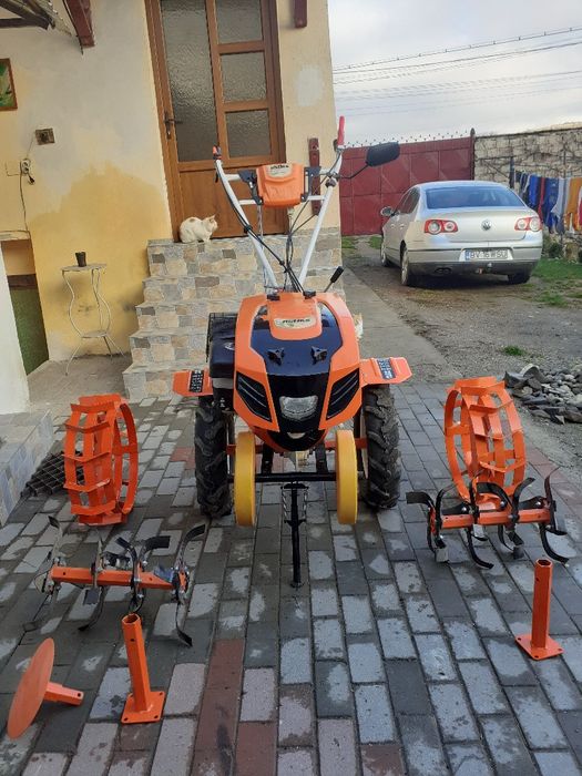 Vând motocultor ruris