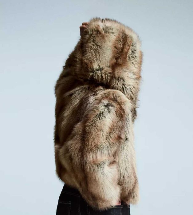 Blana noua Bershka, medium