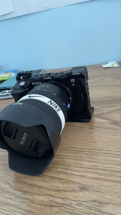 Sony alpha a7c birinchi versiya