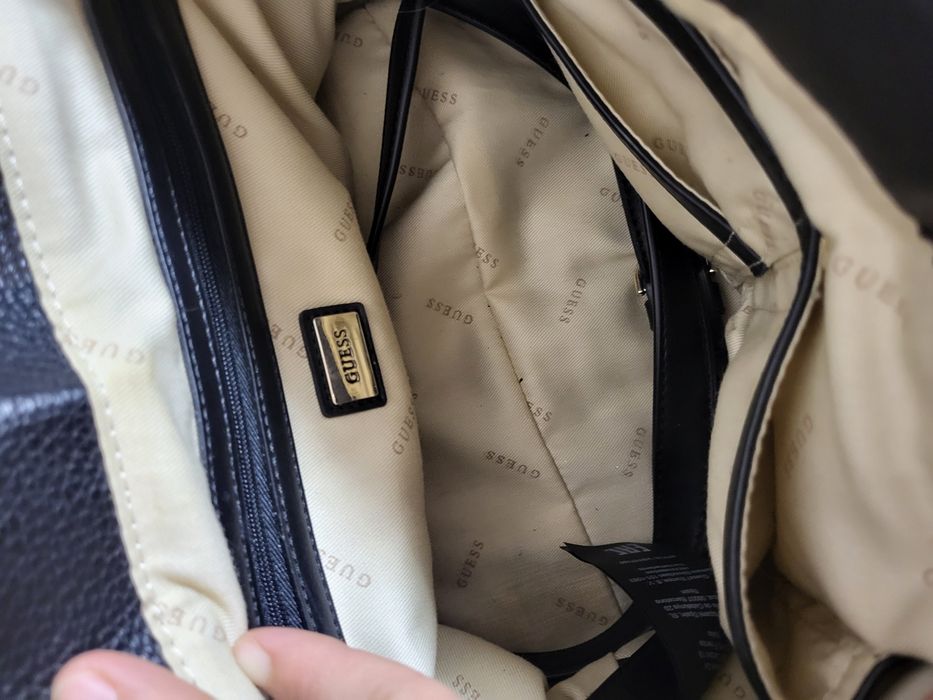 Geanta Guess originală stare ca nou 350lei