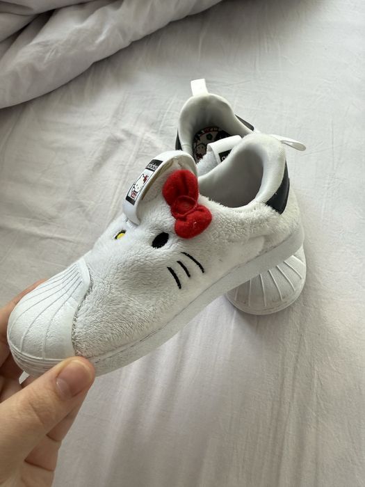 Оригинал Adidas кроссовки на девочку! 27 размер!