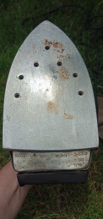 Ретро стенен часовник, телефон,ютия