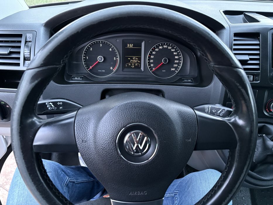 VW Transporter T5 2015 - 8+1 LOCURI - 2.0 TDI 102CP