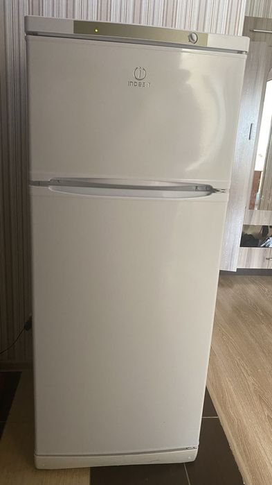 Холодильник , indesit