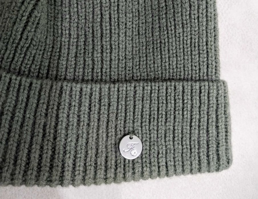 Продам женскую шапочку