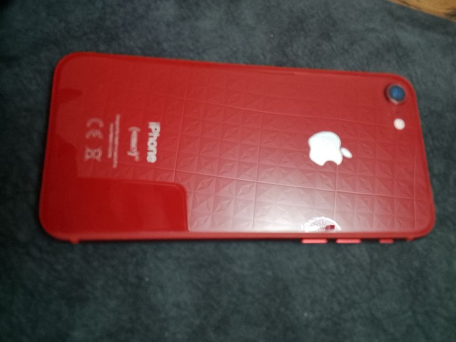 Продам телефон iPhone 8
