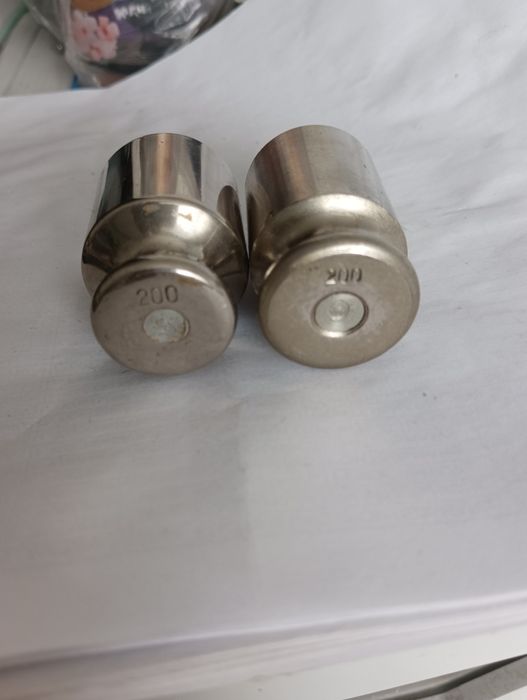 Две Гири, вес по 200 грамм