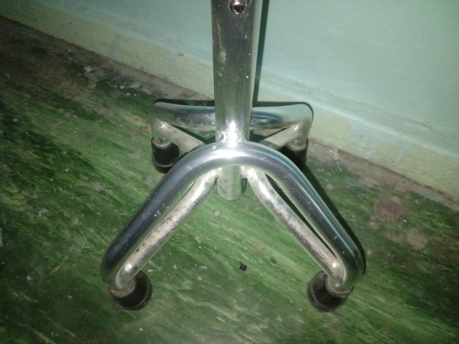 Трость на ножках