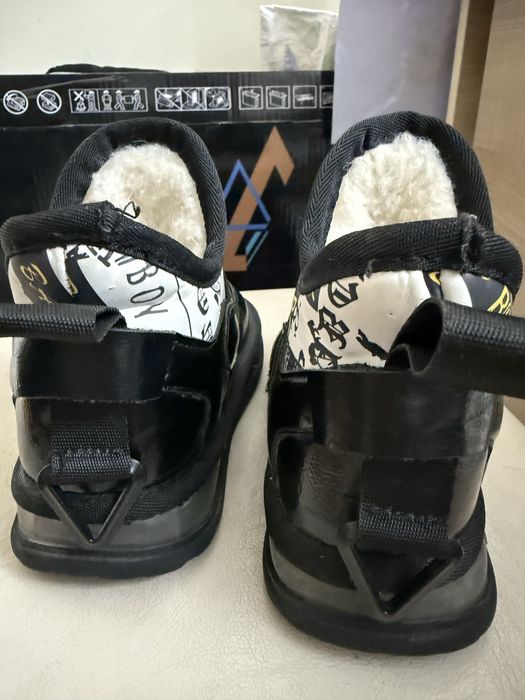 Продам детские сапоги