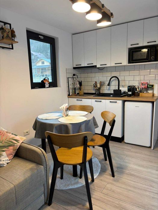 Teren superb cu bungalouri (casute) montane Satic