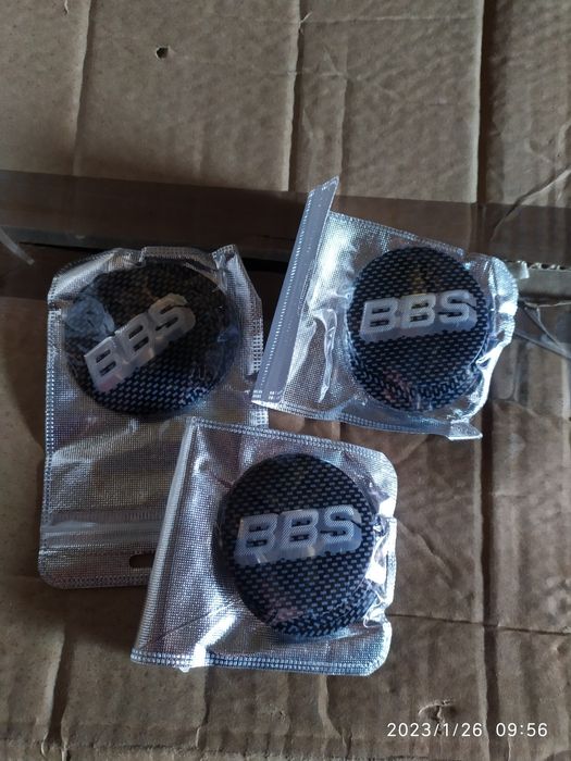 Наклейки на колпаки