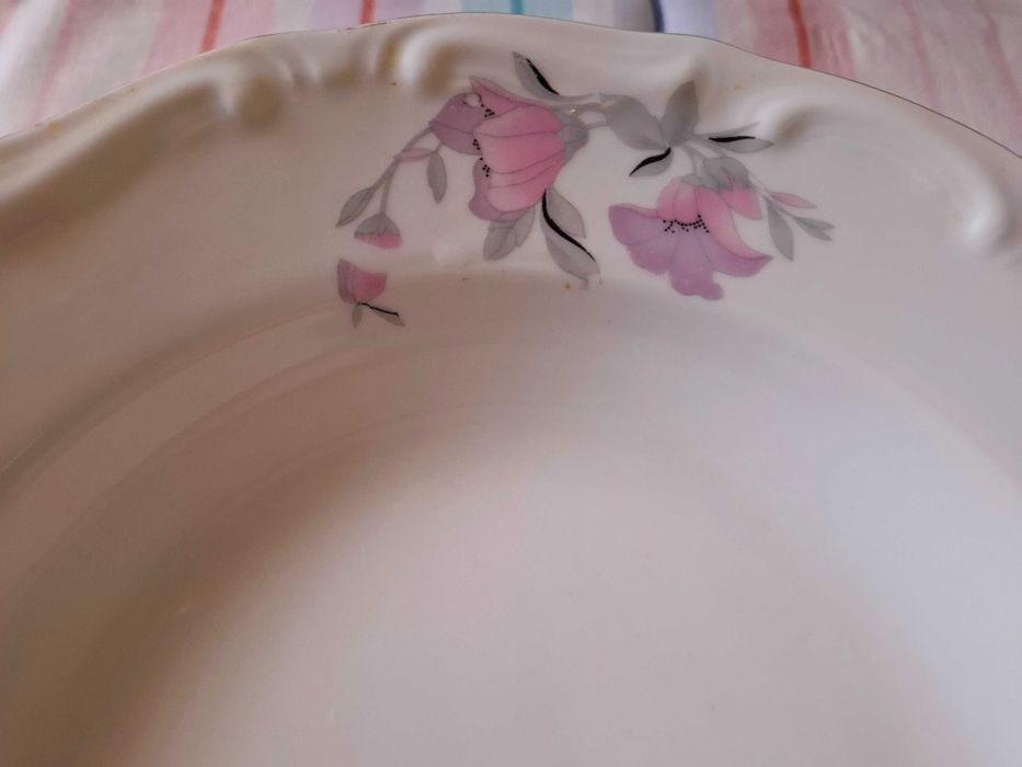 Ретро чинии в бароков стил