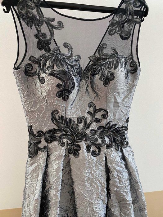 Дамски официални рокли два модела