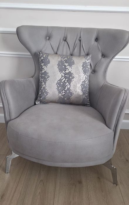 Canapea și doua fotolii Chesterfield