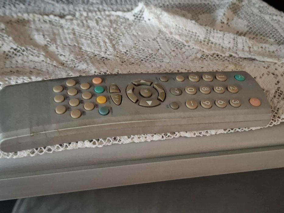 Телевизор CROWN - 21 инча с дистанционно