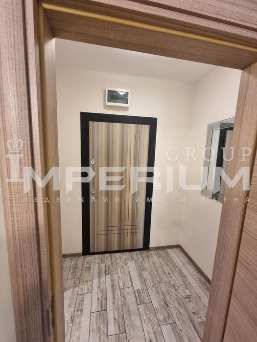 ТОП!!! Двустаен апартамент с ПАРКОМЯСТО под наем в района на кв. Вини