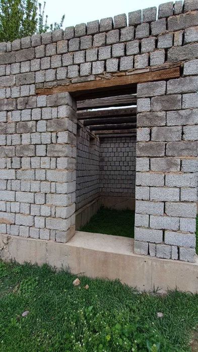 Yallamada ideal lokatsiyadagi hovli sotiladi!