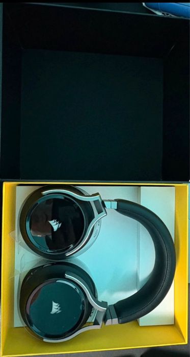 Casti gaming  , Corsair Virtuoso RGB – NOI, desfacute doar pentru poze