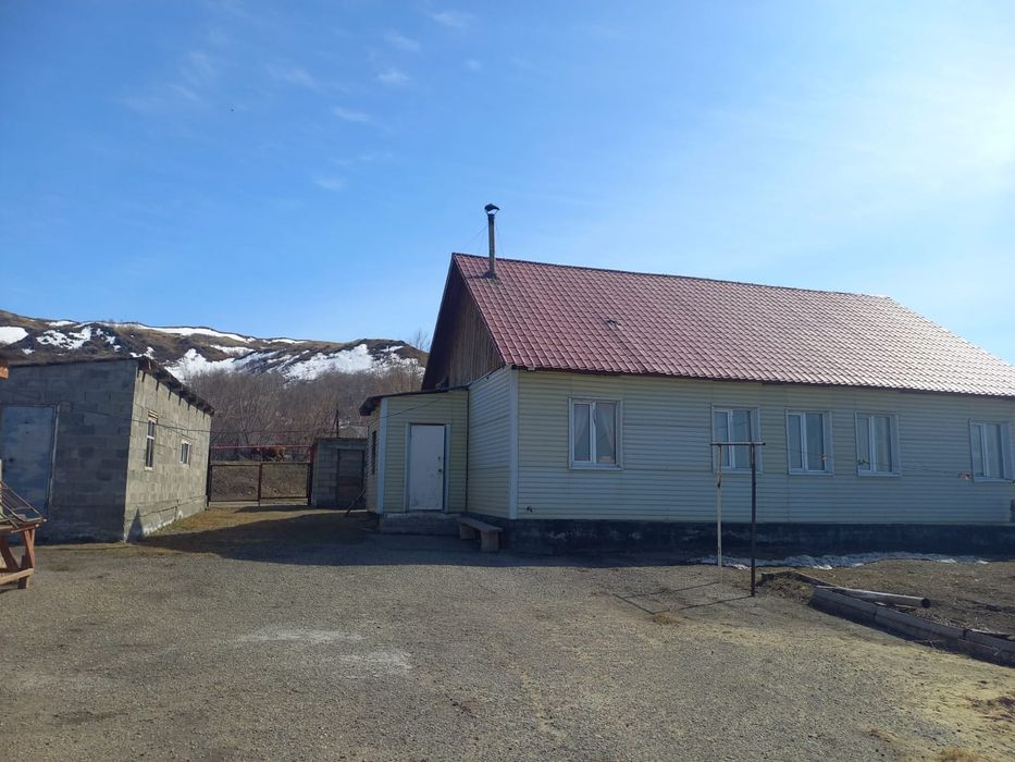 Кен жайлы улкен уй