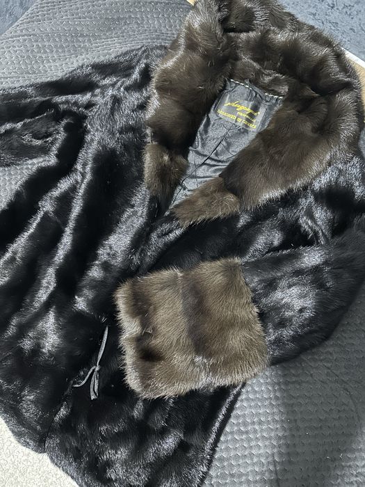 Продам шубу норковую