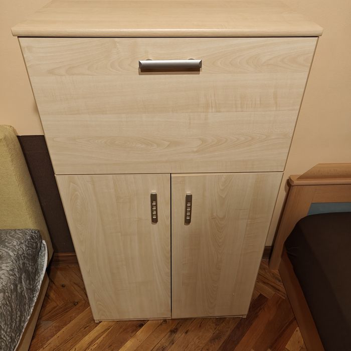 Холно обзавеждане