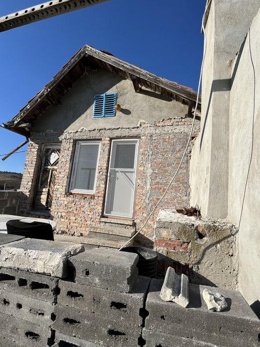 Малка Вила с гледка море(Изворище Под Наем)