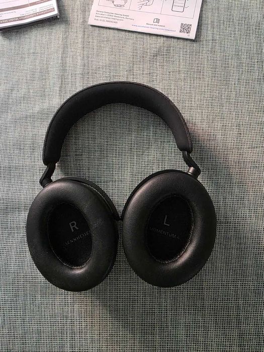 Sennheiser Momentum 4 Wireless