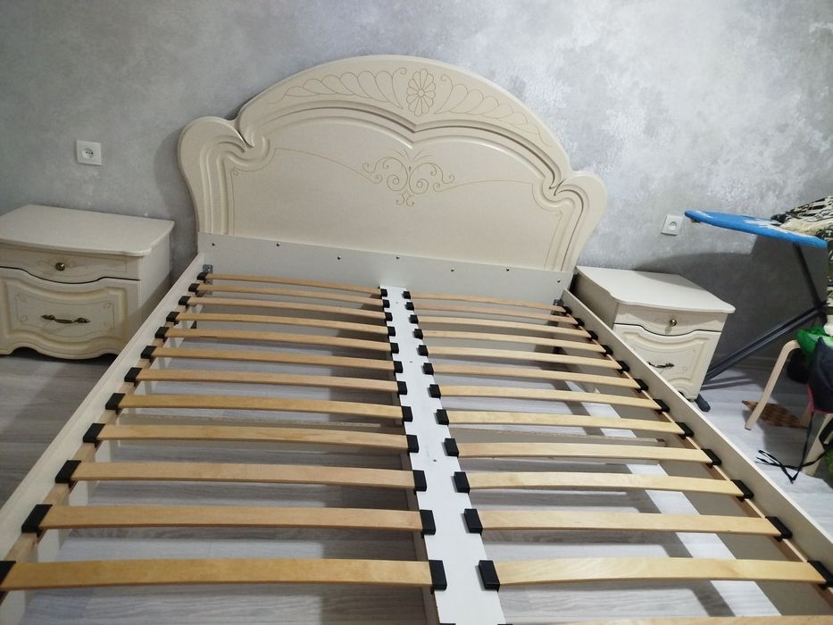 Продам спальный гарнитур Джамилия