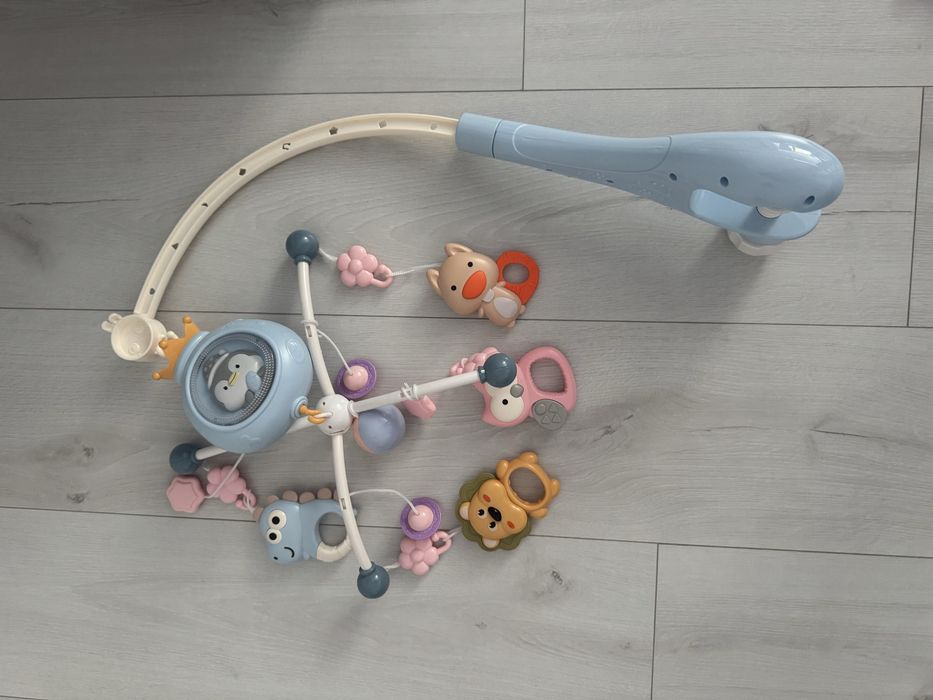 Музикална въртележка за легло Moni Toys - Пингвин