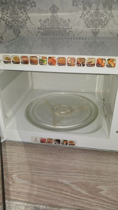 Продаётся микроволновая печь