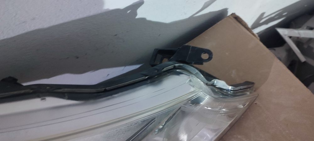 far dreapta toyota yaris