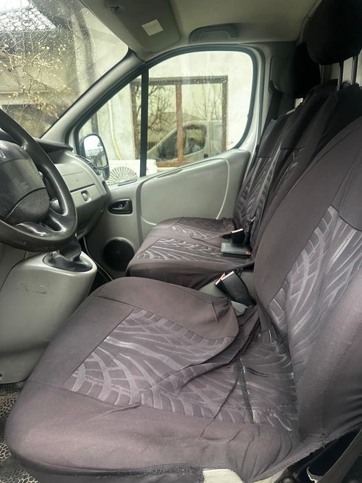 Vând Renault trafic