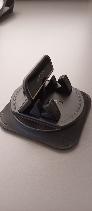 Держатель телефона в автомобиль