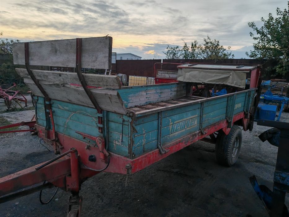 Remorcă împrăștiat gunoi MIG bălegar Kemper europe