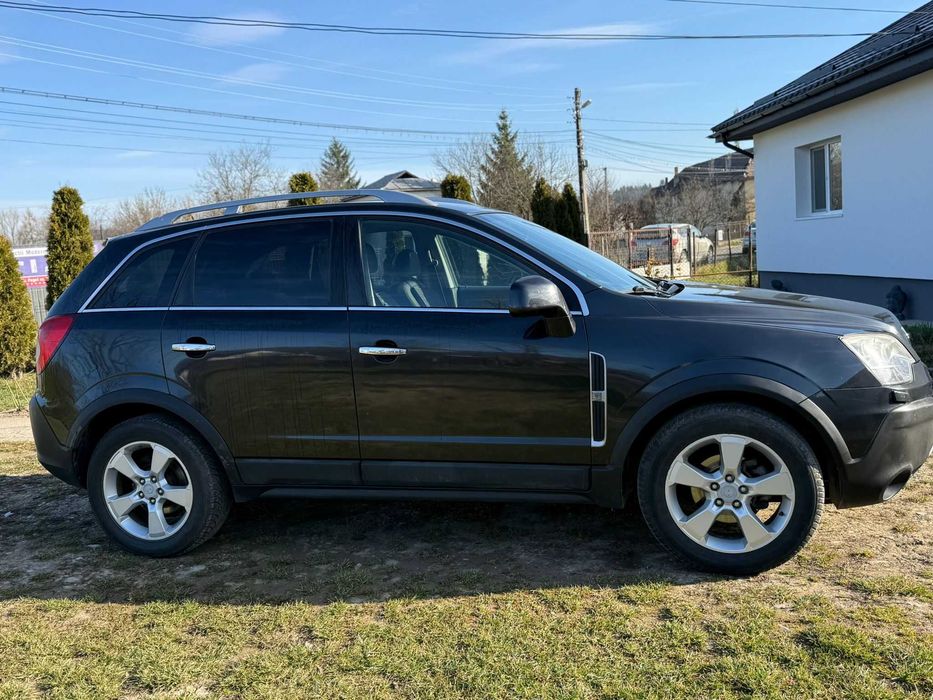 Masina opel antara