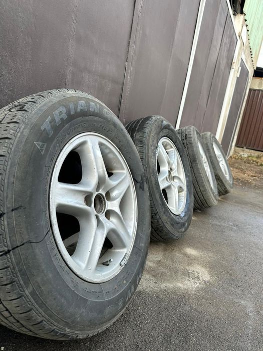 Комплект дисков с летней резиной