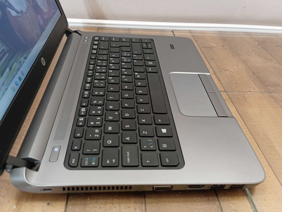 Лаптоп HP ProBook 430  i3-4005U 8GB RAM  256GB SSD  нова батерия 13,3"