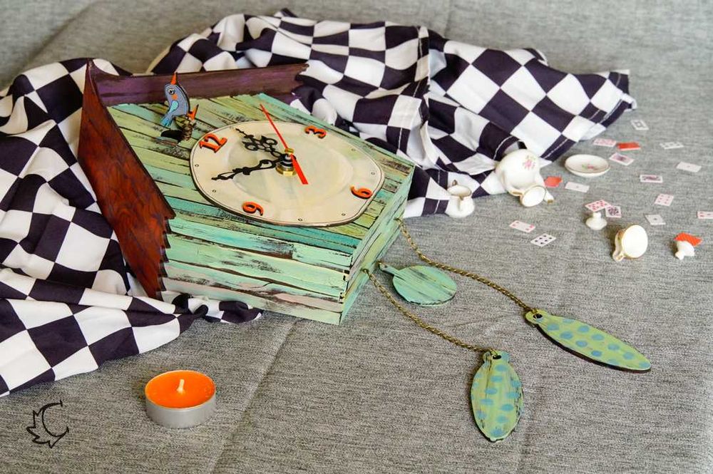 Ръчно изработен дървен часовник „Къщичка с кукувица“