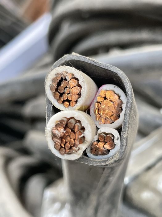 У нас есть высокаволтные ВВГ нг ВВГнгЛс и дурмге медные кабели есть