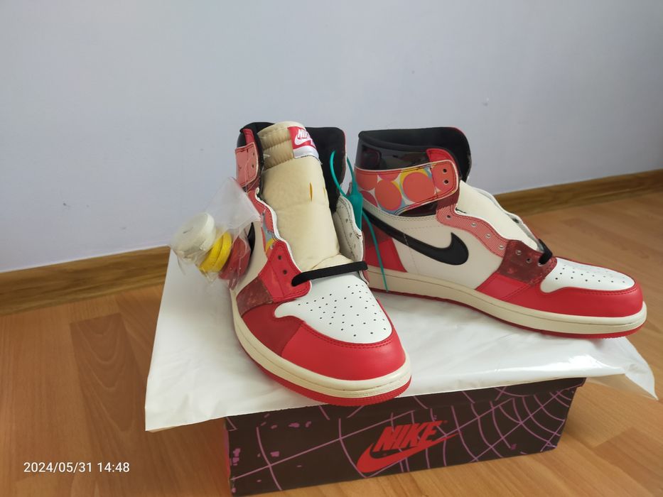 Кроссовки Nike новые, 2 пары