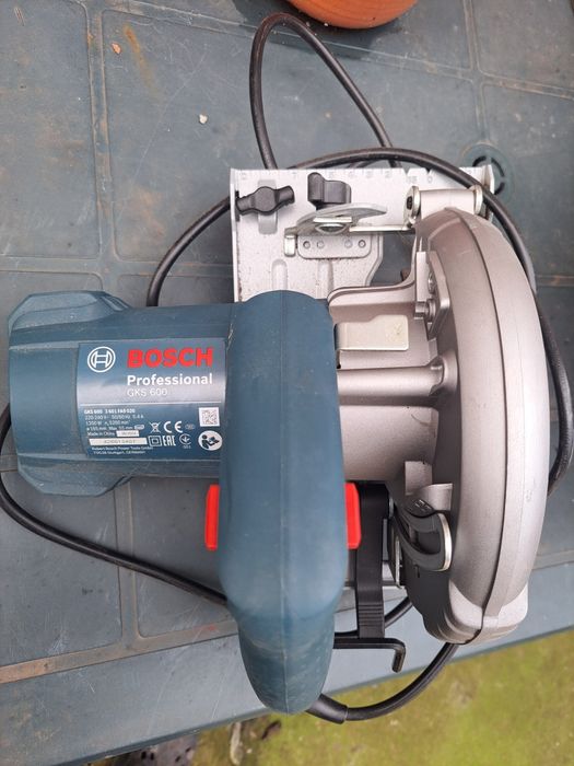 Vând  circular de mână bosch GkS 600