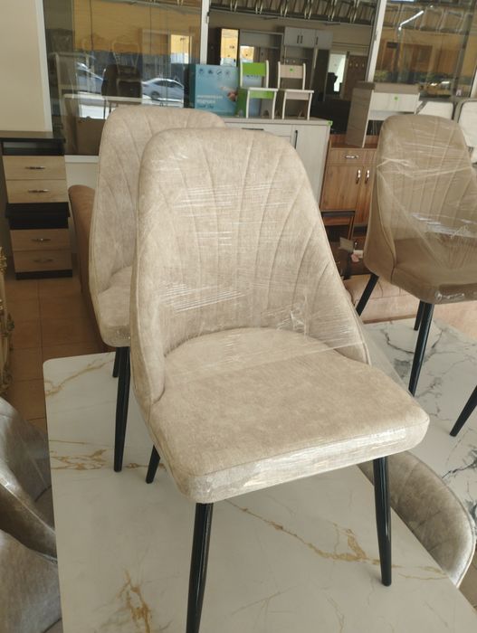 Кухонное столь стуль  харошим качиством гарантами