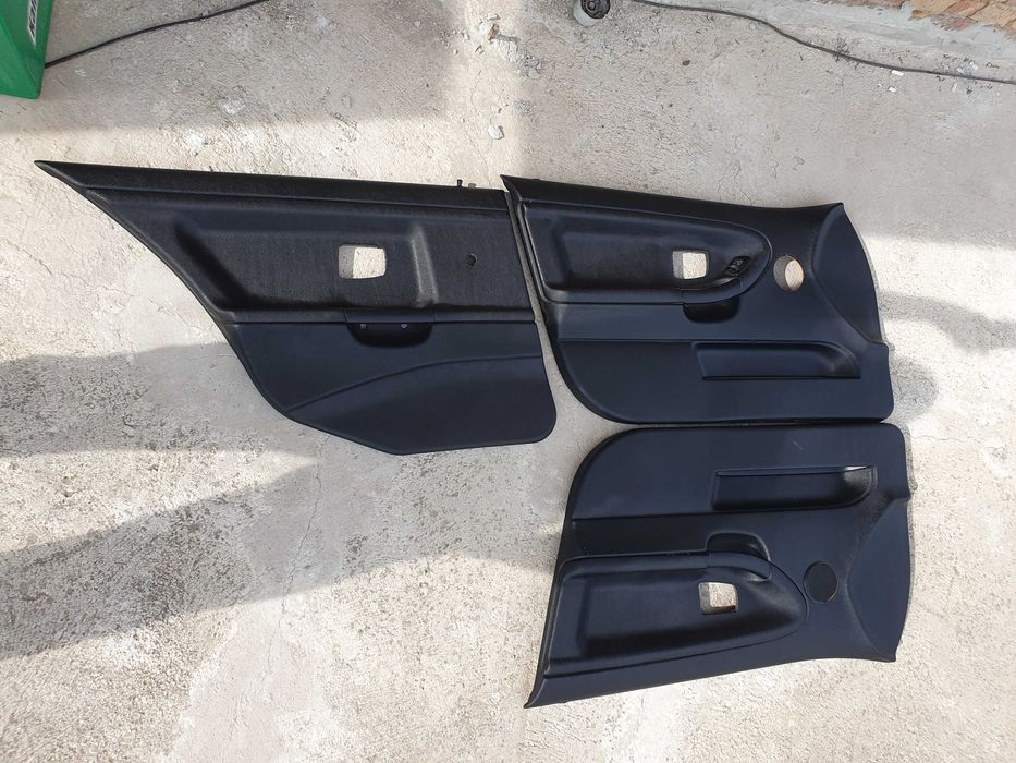 Кожени кори за бмв е36 седан/комби